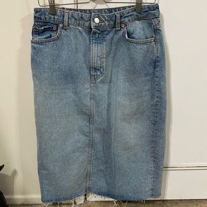 Zara Light Wash Denim Midi Skirt with Pockets